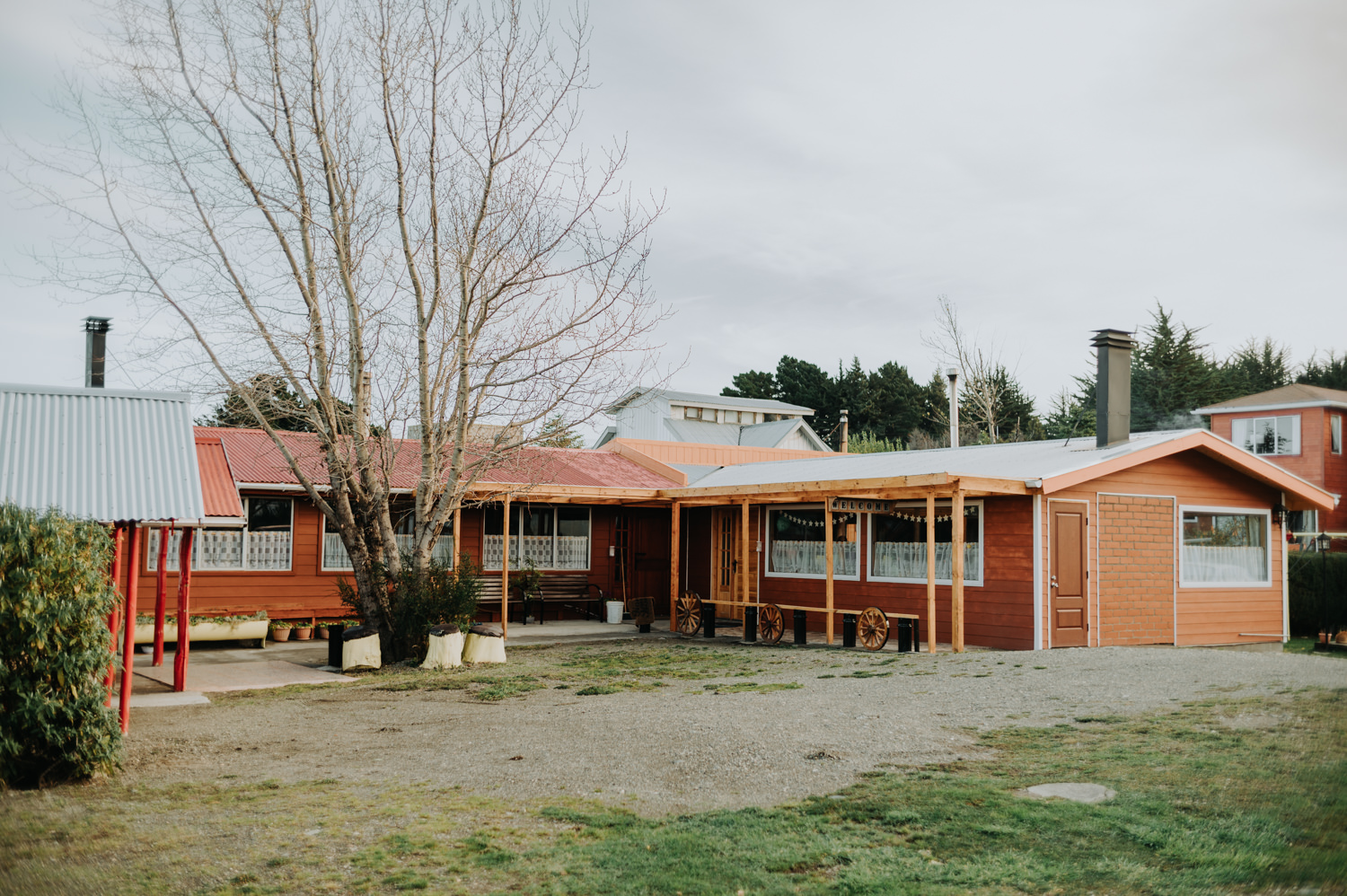 Exterior y estacionamiento · fotografía 2